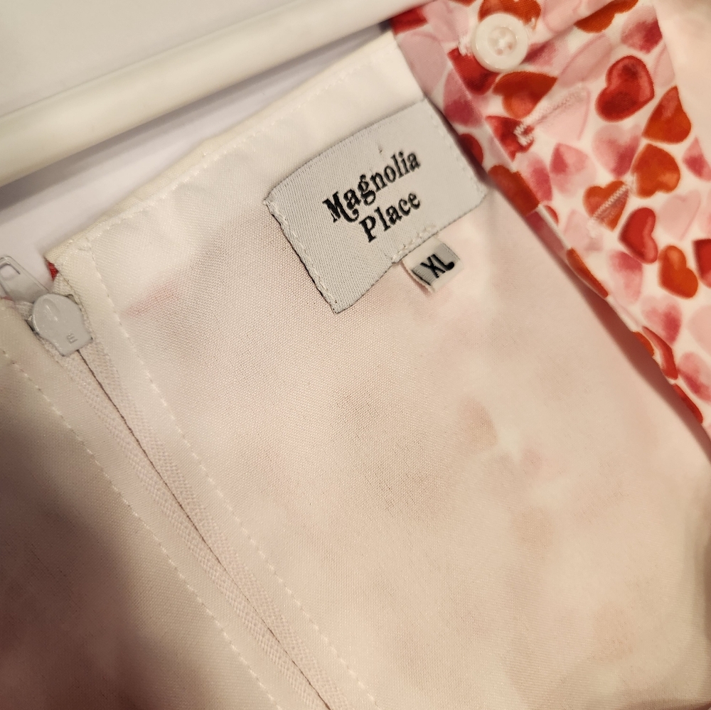 Women's Red Heart-Print Strap Romper - Picture 9 of 11